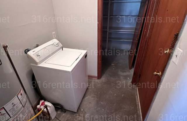 $895 - 2  bed 1 bath - Single Family Home *COMING SOON* photos photos