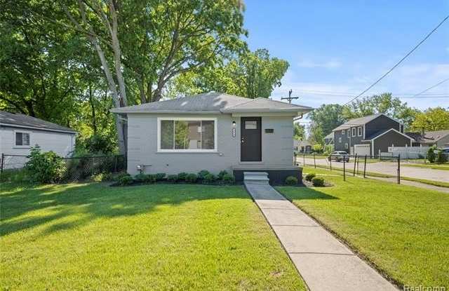 4014 Greenfield Road Gallery 2