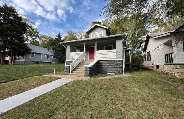 Modern Comfort Meets Convenience in This 4-Bed KC Home! - 5118 Wabash Avenue, Kansas City, MO 64130