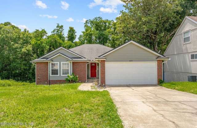 4 bedroom/ 2 bathroom home in Fort Caroline! Gallery 1