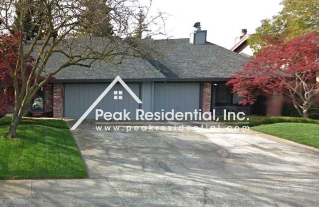 Spacious Orangevale 3bd/2ba Duplex with 2 Car Garage photos photos
