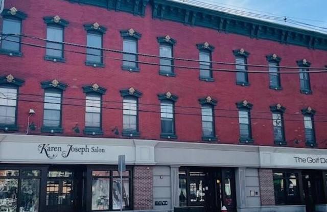 8 E Front Street unit: 204 photos photos