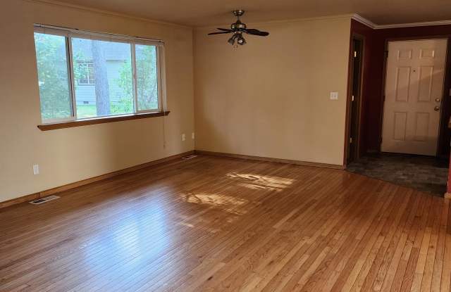 3007 31st Lane Northeast Gallery 3