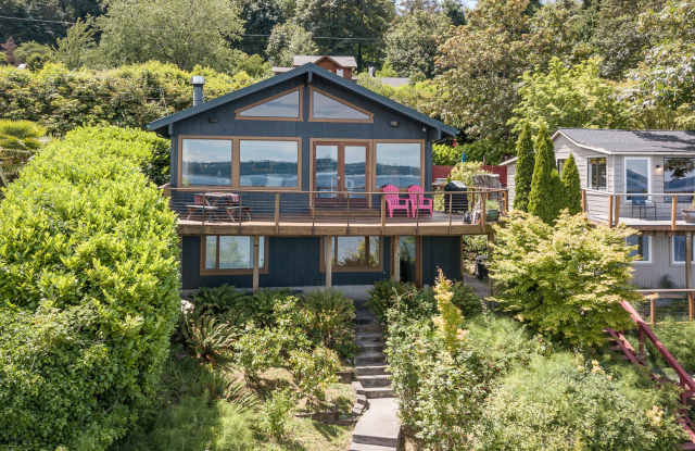 8228 SW Hawthorne Ln - 8228 Southwest Hawthorne Lane, Vashon, WA 98070
