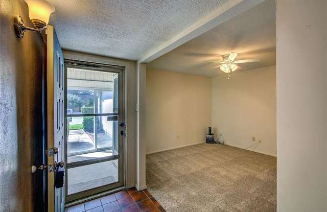 1909 Sabine Pass Lane Gallery 3