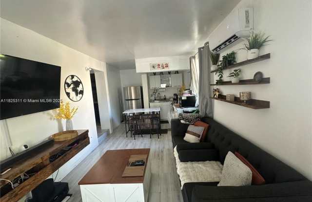 510 NW 146th St - 510 Northwest 146th Street, Golden Glades, FL 33168