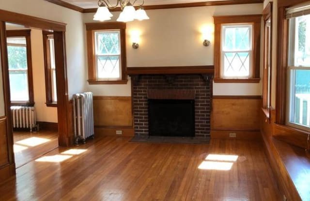 52 Commonwealth Rd 2 - 52 Commonwealth Road, Watertown Town, MA 02472