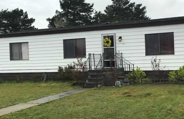 Cozy Home For Rent in Dallesport! - 400 A Street, Dallesport, WA 98617