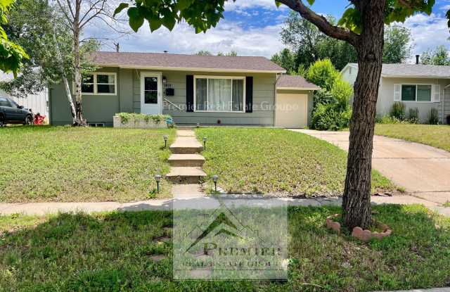 1437 Howard Avenue photos photos