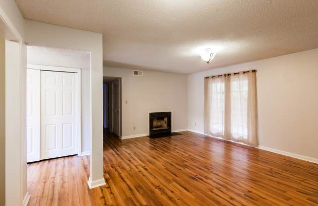 2425 Kennedy Ct Gallery 2