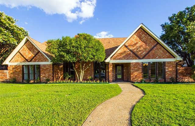 1924 Deerfield Drive Gallery 2
