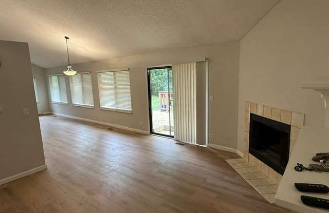 3064 Long Grove Lane Gallery 3