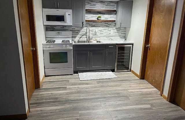 8330 Columbia Avenue photos photos 8330 Columbia Avenue photos photos