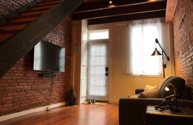 911 S. Belnord Avenue 2 Bedroom, 1 Bath Townhouse in Canton Gallery 3