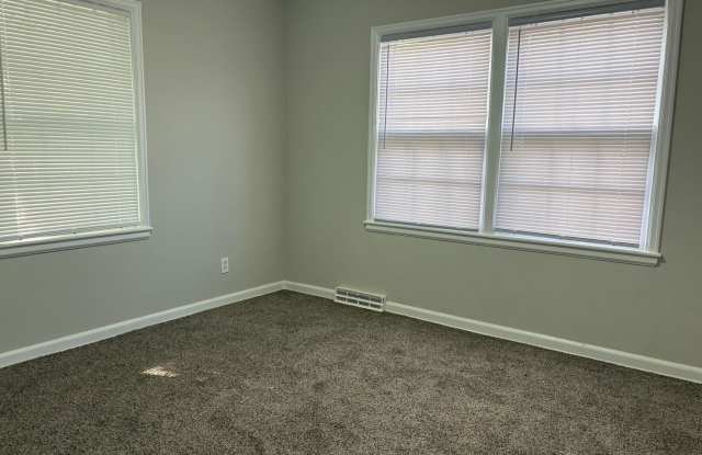 Beautiful 2 Bedroom 1 bath Gallery 4