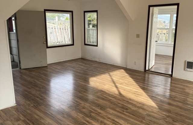 5BD/2BA House in Coos Bay! photos photos 5BD/2BA House in Coos Bay! photos photos