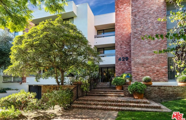 429 N Oakhurst Dr - 429 North Oakhurst Drive, Beverly Hills, CA 90210