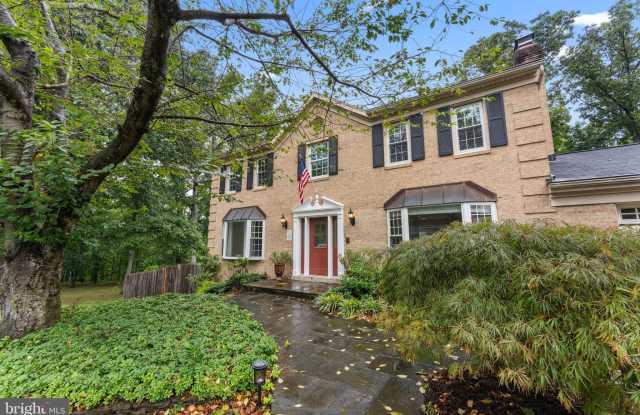 901 HOLLY CREEK DRIVE - 901 Holly Creek Drive, Great Falls, VA 22066