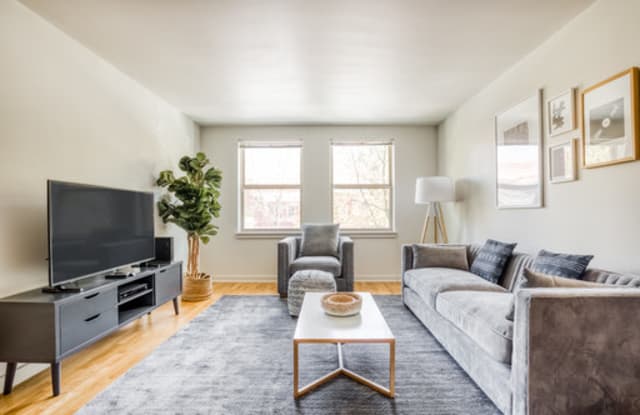 1529 Queen Anne Ave N - 1529 10th Avenue West, Seattle, WA 98119