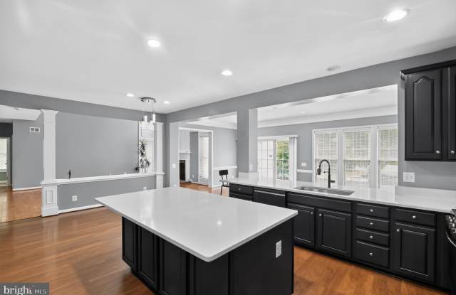 6401 ABINGDON Place Gallery 4