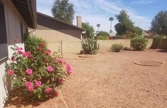 11435 S PAWNEE Circle Gallery 4