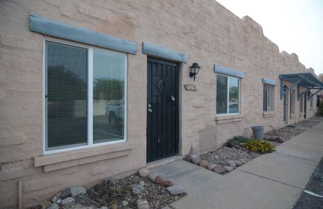 Remodeled 2 Bedroom 1 Bath Townhouse! Great Central Tucson Location! photos photos