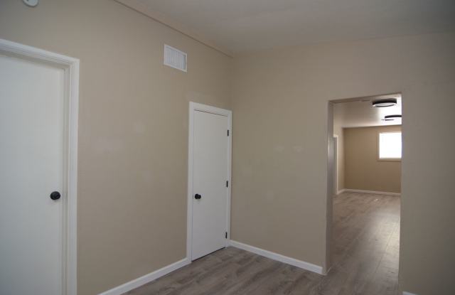 Charming 2 Bedroom 1 Bath House! Central Tucson Location! Gallery 4