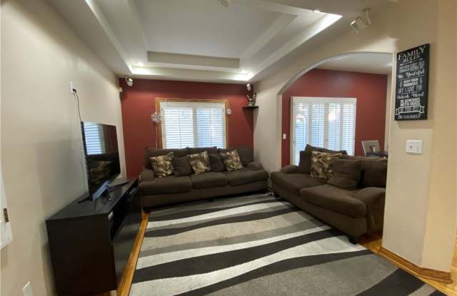 18806 Hatteras Street Gallery 3