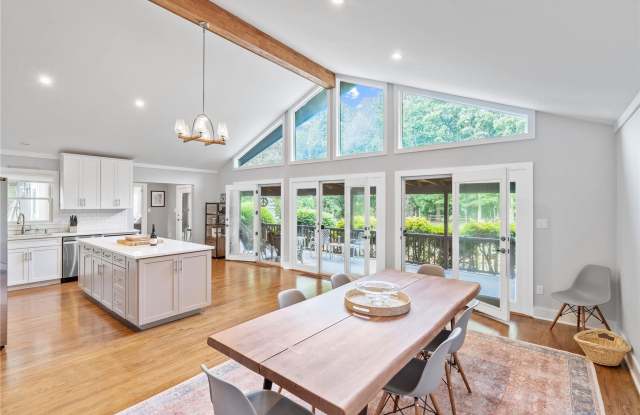 300 Marion Place photos photos