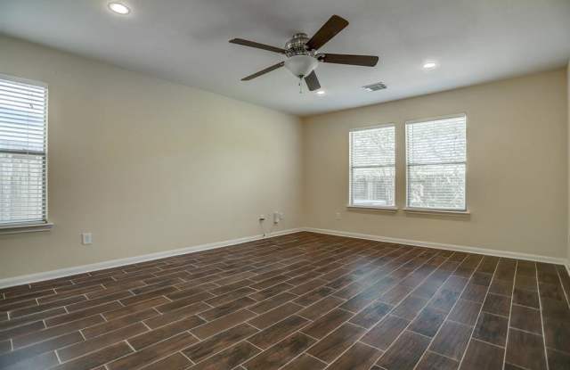 29515 Legends Line Drive Gallery 4