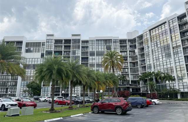 800 Parkview Dr Unit 211 photos photos