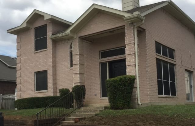 805 Green Ridge Dr. - 805 Greenridge Dr, Arlington, TX 76017