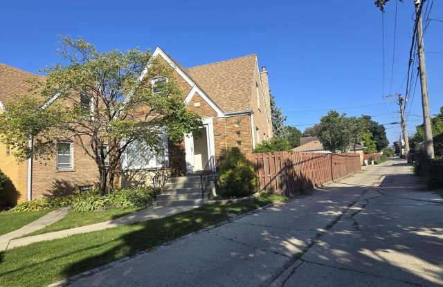 Spacious renovated 4BR House in Chicago Jefferson Park photos photos