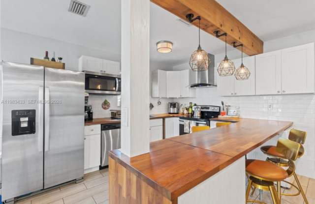 2447 Wilson St photos photos