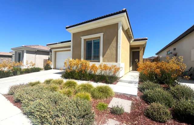 2 bed, 2 bath located in Corona, CA! (55+ ONLY) Gallery 4