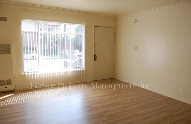 535 South Manhattan Place - 1 Gallery 3
