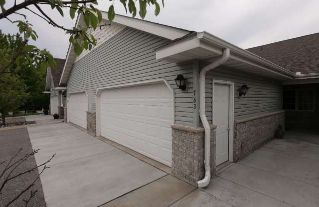 One Level 2 bed Town Home photos photos
