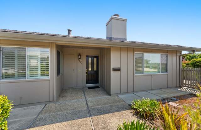 Crown Jewel of the Beachcliff Community Homes Gallery 1