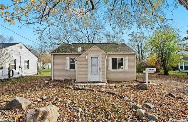 24266 Eureka Avenue photos photos