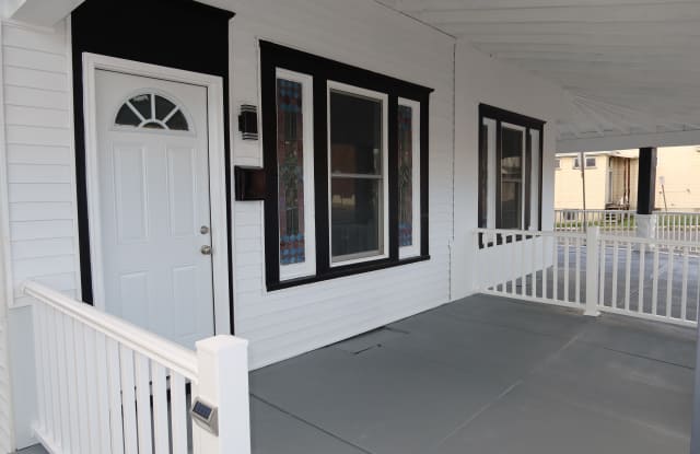 59-61 E Phillips Street Gallery 1