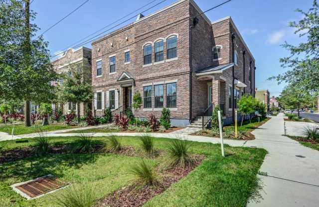 Harbor View Townhome Gallery 3