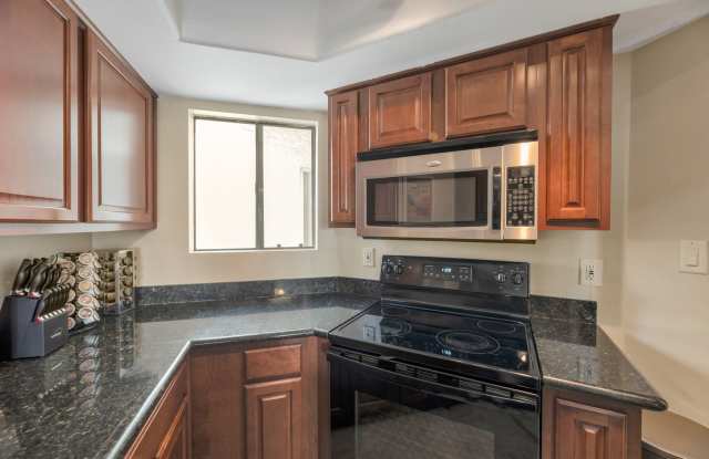 charming 2-bedroom, 2.5-bathroom condo with a garage in Scottsdale, AZ photos photos