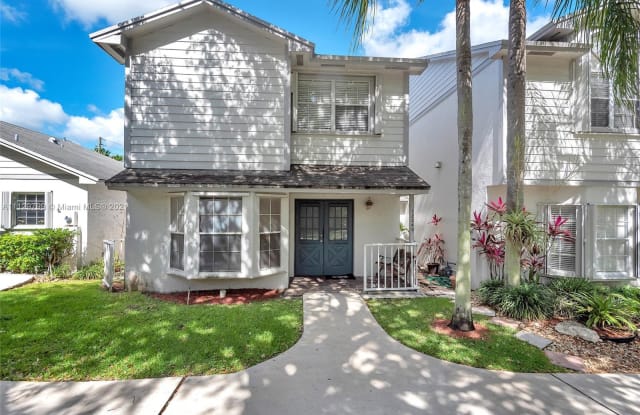 12249 SW 144th Ter - 12249 SW 144th Ter, Three Lakes, FL 33186
