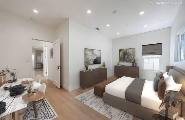 Modern Upstairs 3-Bed/2-Bath at 4222 – Two Weeks Free and Free Parking Included! photos photos