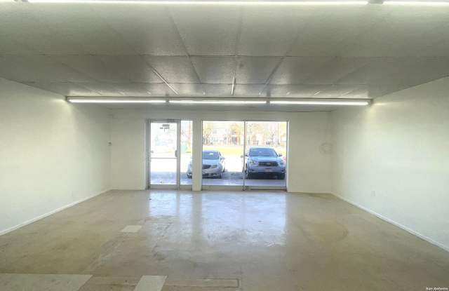 7031 RAY BON DR Gallery 2