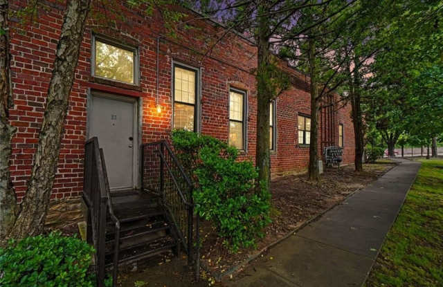 644 Wells Street SW Gallery 2