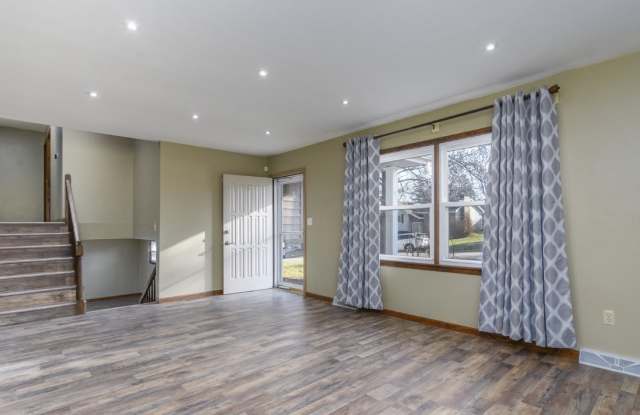 404 Elm Tree Dr photos photos