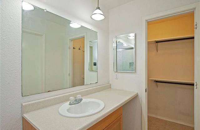 6409 Fort Scott Court Gallery 3