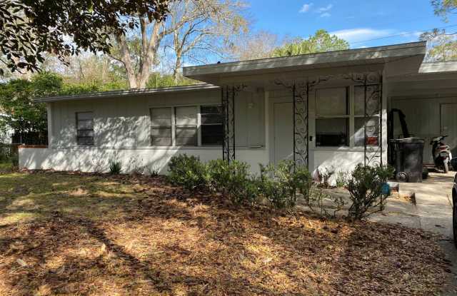 107 NW 36th Drive - Pet Friendly, Available Now! - 107 Northwest 36th Drive, Gainesville, FL 32607