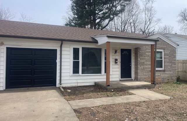 Cozy 2-Bed, 1-Bath Duplex in Prime Springfield Location! photos photos